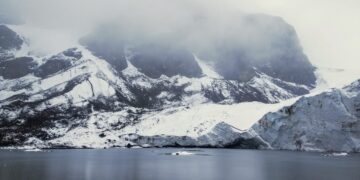 Laguna glaciar Ventanani es el portal de los ensueños