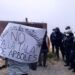 Vecinos que acompañaron el operativo rechazaron la tala de árboles (Foto ANA)