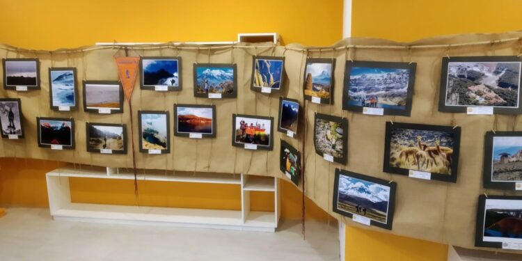 Inauguran exposición fotográfica sobre trekking y escalada en Bolivia