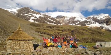 Instalan baños ecológicos en campamento base del Illimani
