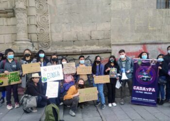 En La Paz organizaciones juveniles marchan por las áreas protegidas