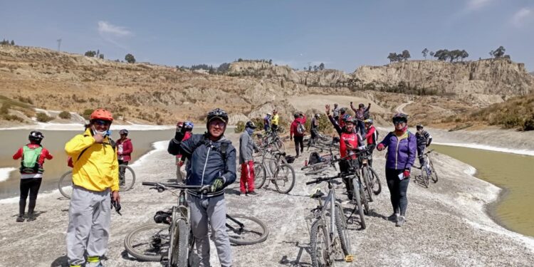 Pedaleando en la cima del cielo