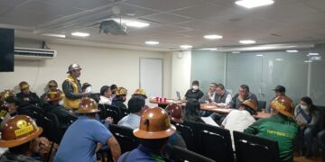 Gobierno y mineros cooperativistas: acuerdan entrega de áreas protegidas a la extracción aurífera