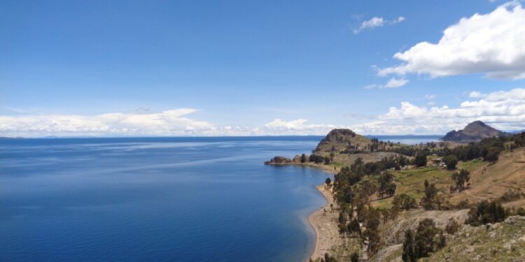 Minería contamina con mercurio las aguas del lago Titicaca