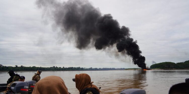 Experto José Ruíz: “Ya es irreversible el daño provocado en el Madre de Dios, tras explosión de dragas auríferas”