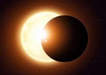 Clubes de astronomía y estudiantes organizan la observación del eclipse de sol en Bolivia