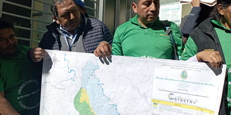 Alto Beni y Palos Blancos, declarados libres de minería, entregan a la AJAM mapas de sus territorios