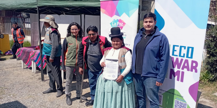 Asociación de recicladoras paceñas recibe personería jurídica