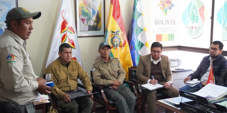 Director del Sernap se compromete con Abolac en respetar la institucionalidad y restituir a guardaparques despedidos