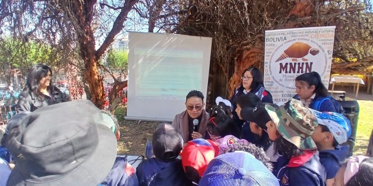 Biopochito: AI impulsa la educación científica para niños, niñas y jóvenes