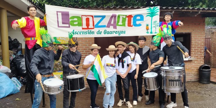 Jóvenes bolivianos usan el arte para responder a la crisis climática y defender la Amazonía