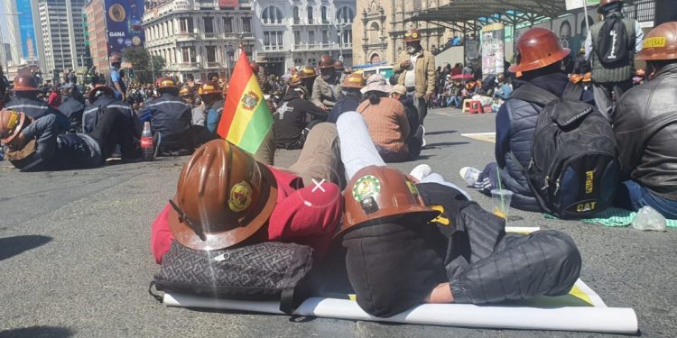 Jaime Cuéllar: «Acuerdo con el sector cooperativista minero debilita al Estado y lo pone en riesgo»