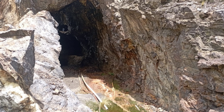 Ex mina “Solución” en Hampaturi continúa generando contaminación acuífera