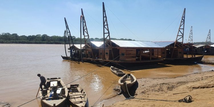 Gobierno pretende por decreto formalizar a 3.982 autorizaciones mineras transitorias