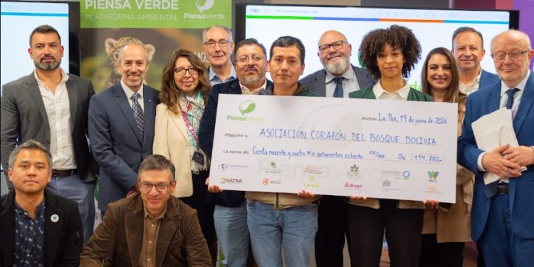 Proyecto de conservación de las abejas nativas sin aguijón de Coripata gana Fondos Concursables Piensa Verde 2026