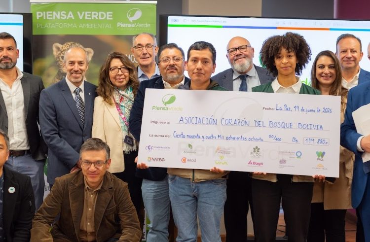 Proyecto de conservación de las abejas nativas sin aguijón de Coripata gana Fondos Concursables Piensa Verde 2026