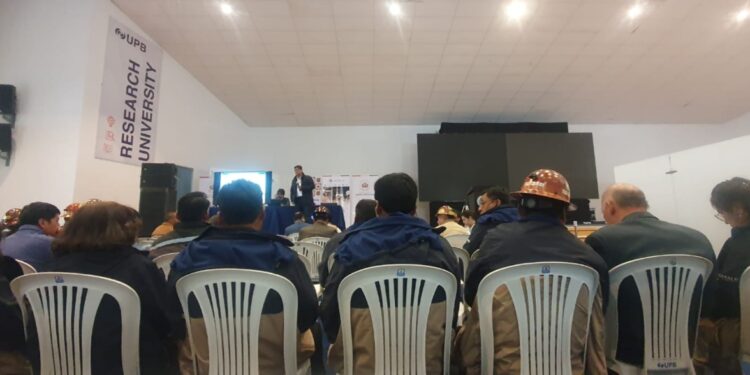 Cumbre Minera: cooperativistas plantean ley del oro, impuesto único, 50% para municipio productor y no perder “grandes conquistas”