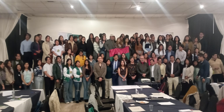 Cumbre de jóvenes exige a las autoridades compromisos efectivos en pro del medioambiente y sus defensores