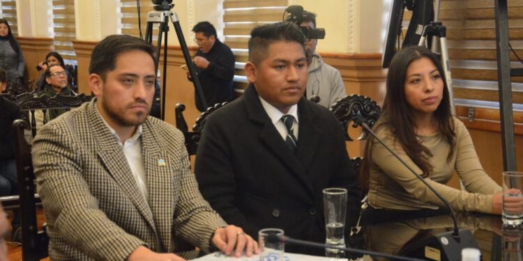 Organizaciones de jovenes presentaron su agenda climática ante el Concejo Municipal de La Paz