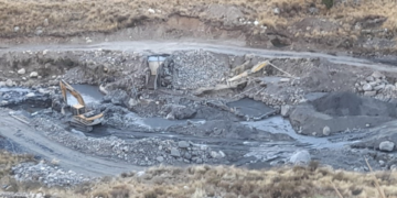Persisten instalaciones mineras en Urujara en cercanías de la represa de Incachaca