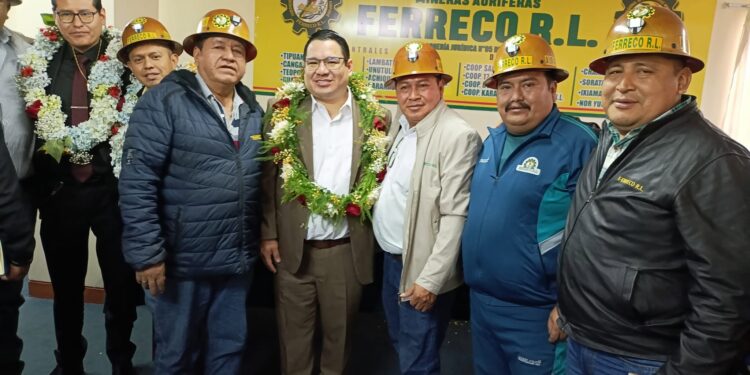 Fiscal General, Roger Mariaca junto a la dirigencia de Ferreco