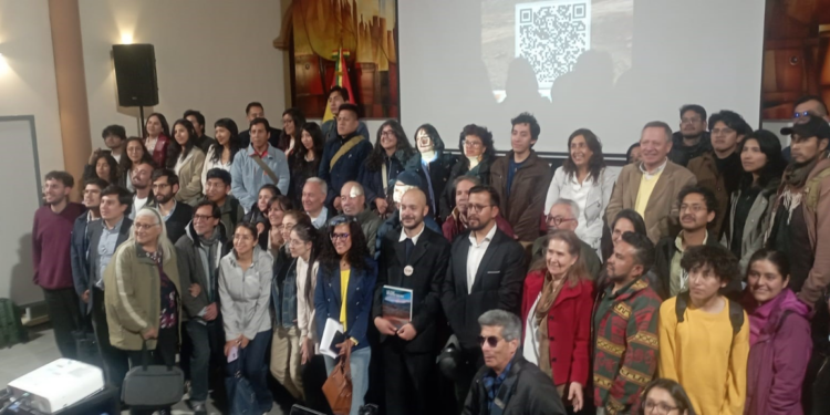Entre expectativa y esperanza presentan publicación “La Paz desprotegida”