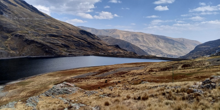 Análisis realizado por la UMSA detecta metales pesados en aguas de Hampaturi